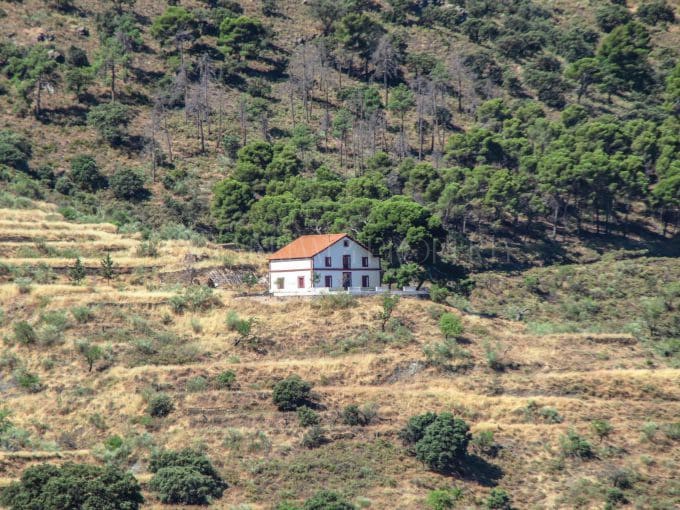 Exclusief grondstuk in natuurpark in Almería
