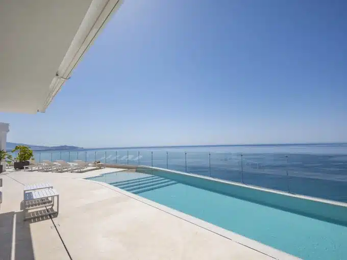 Wonen aan de horizon, luxe villa met eindeloos zeezicht