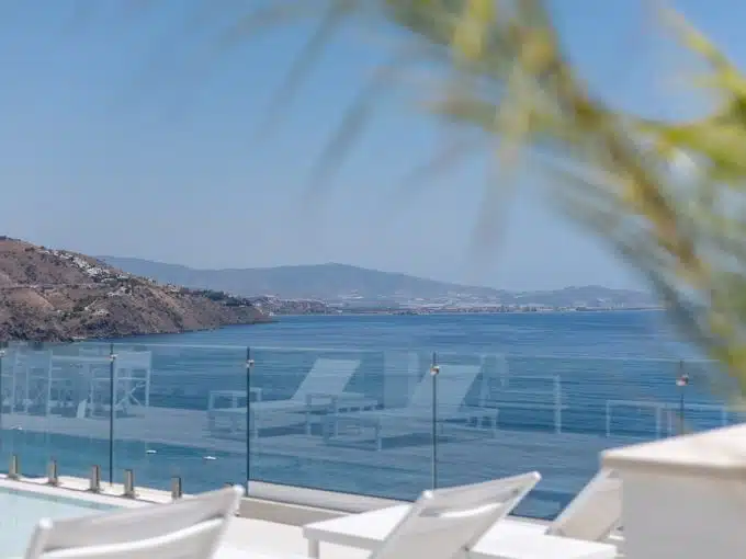 Luxe villa met eindeloos panoramisch uitzicht in Costa Tropical van Granada